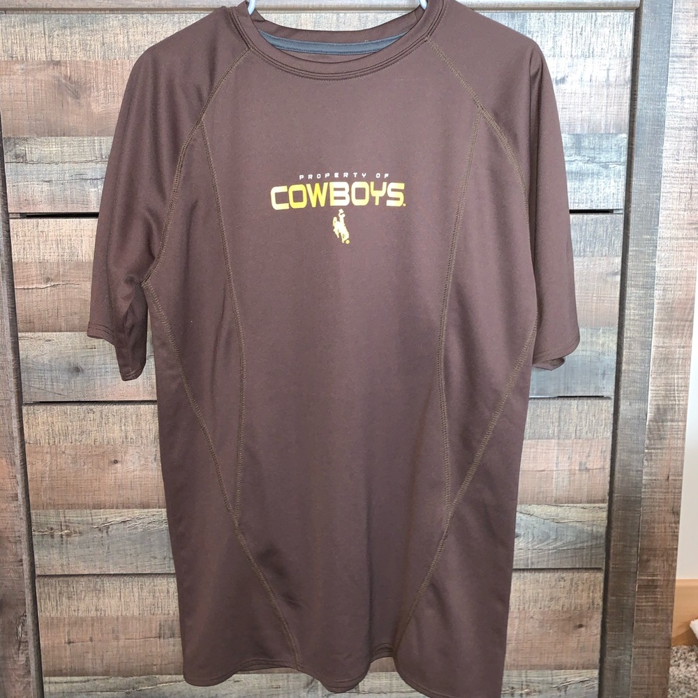 Men’s University of Wyoming Cowboys Medium Shirt